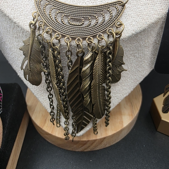 Paparazzi Bronze Feather Necklace Set (1628) - Picture 3 of 5